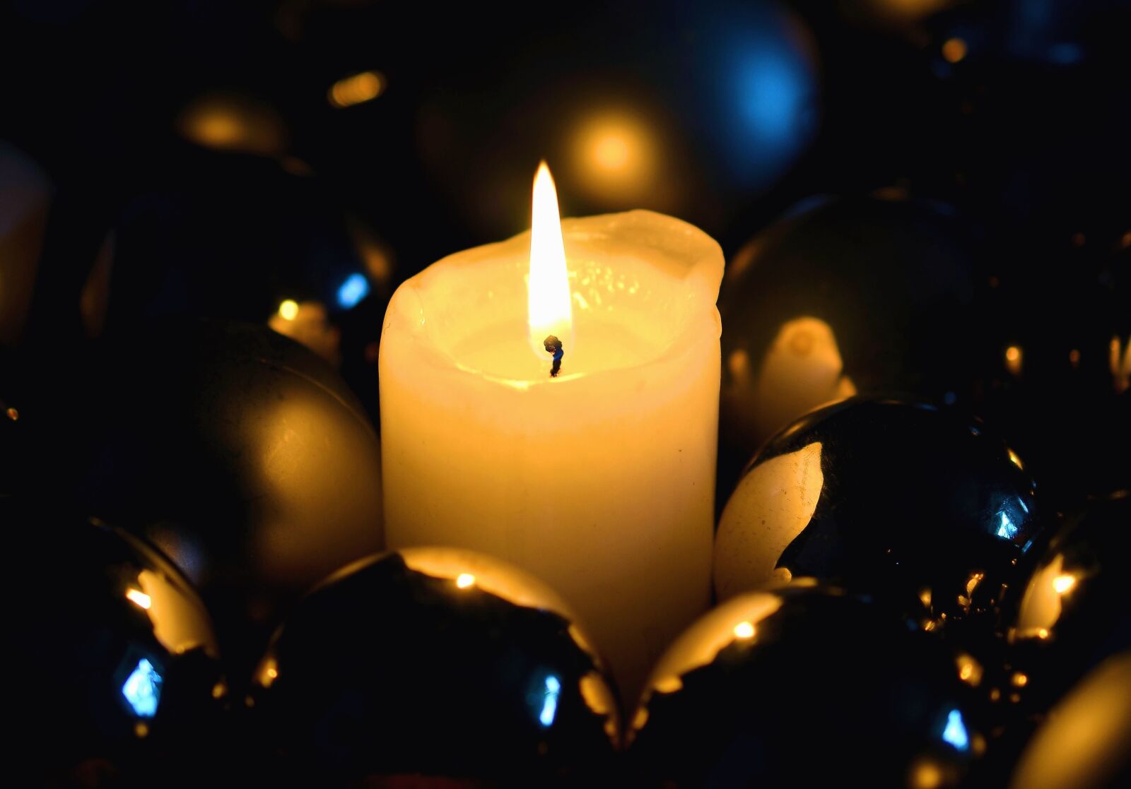 Nikon D5100 sample photo. Candle, wax, warm, romantic photography