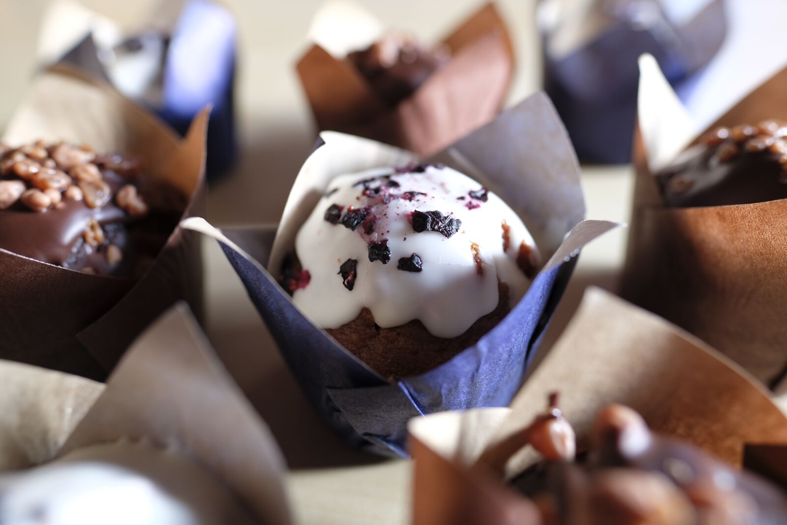 Fujifilm X-T2 + Fujifilm XF 16mm F1.4 R WR sample photo. Cupcake, cake, muffins photography