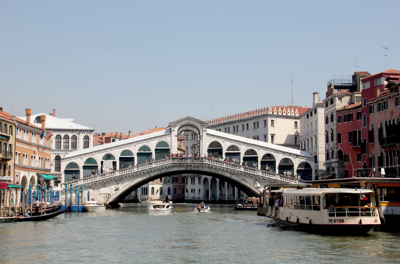 Canon EOS 550D (EOS Rebel T2i / EOS Kiss X4) sample photo. Rialto bridge, venice, italy photography