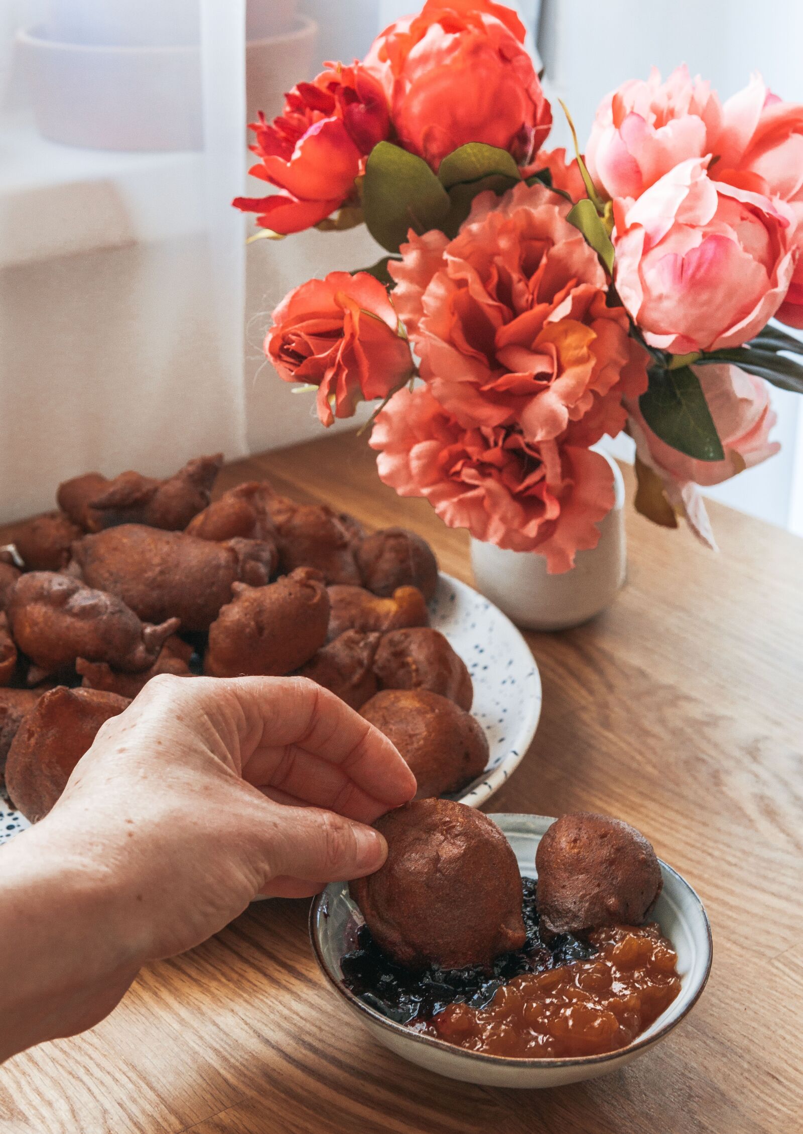 30mm F1.4 DC DN | Contemporary 016 sample photo. Donut, gastronomy, donuts photography