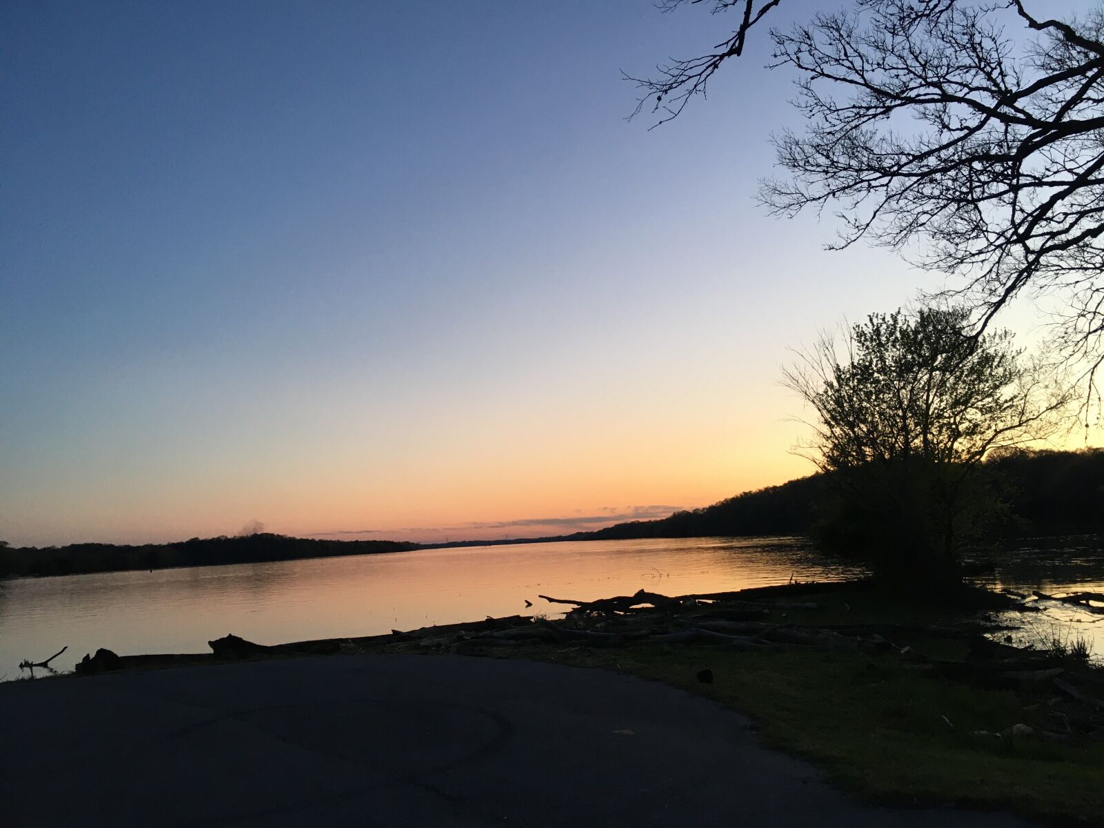 Apple iPhone 6s sample photo. Sunset, lakeshore, water photography