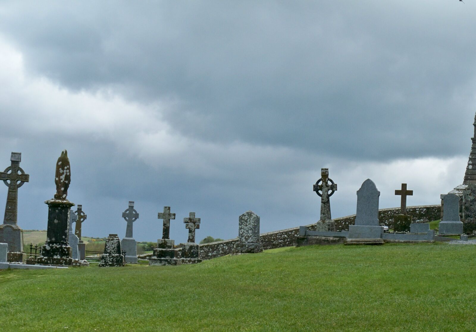 Kodak EASYSHARE Z950 DIGITAL CAMERA sample photo. Cashel, castles, cemetary photography