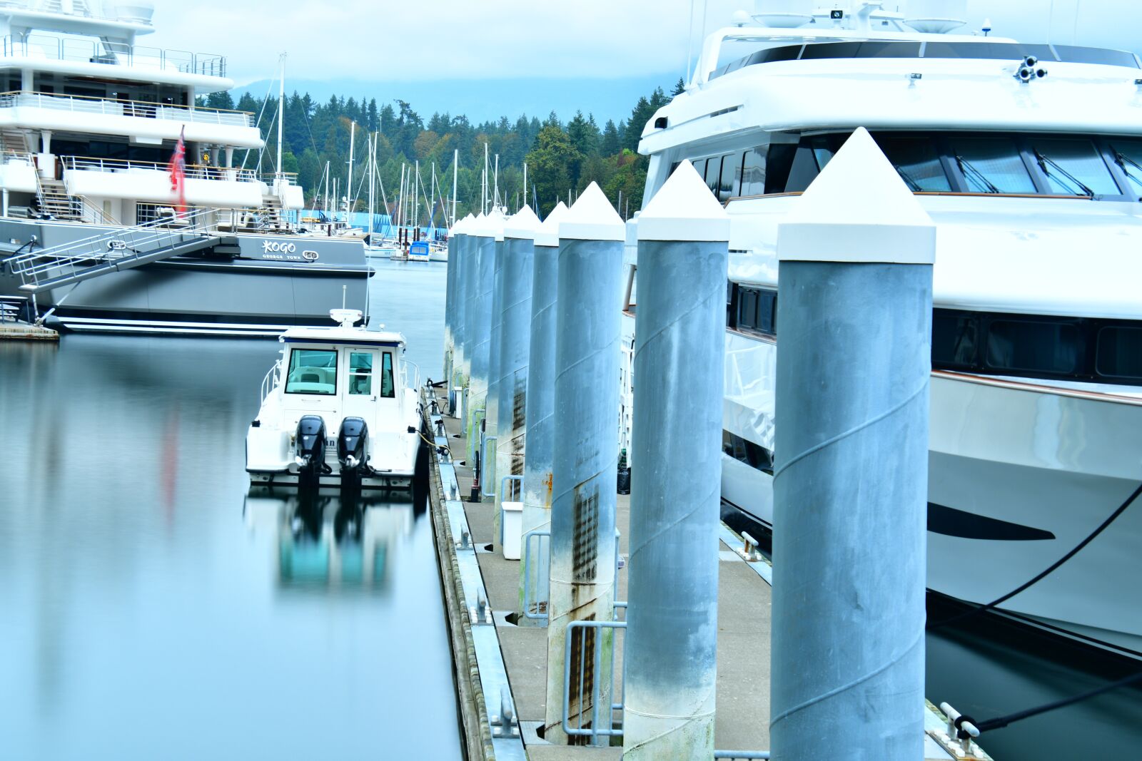Nikon D7500 sample photo. Docked ship, docked yacht photography