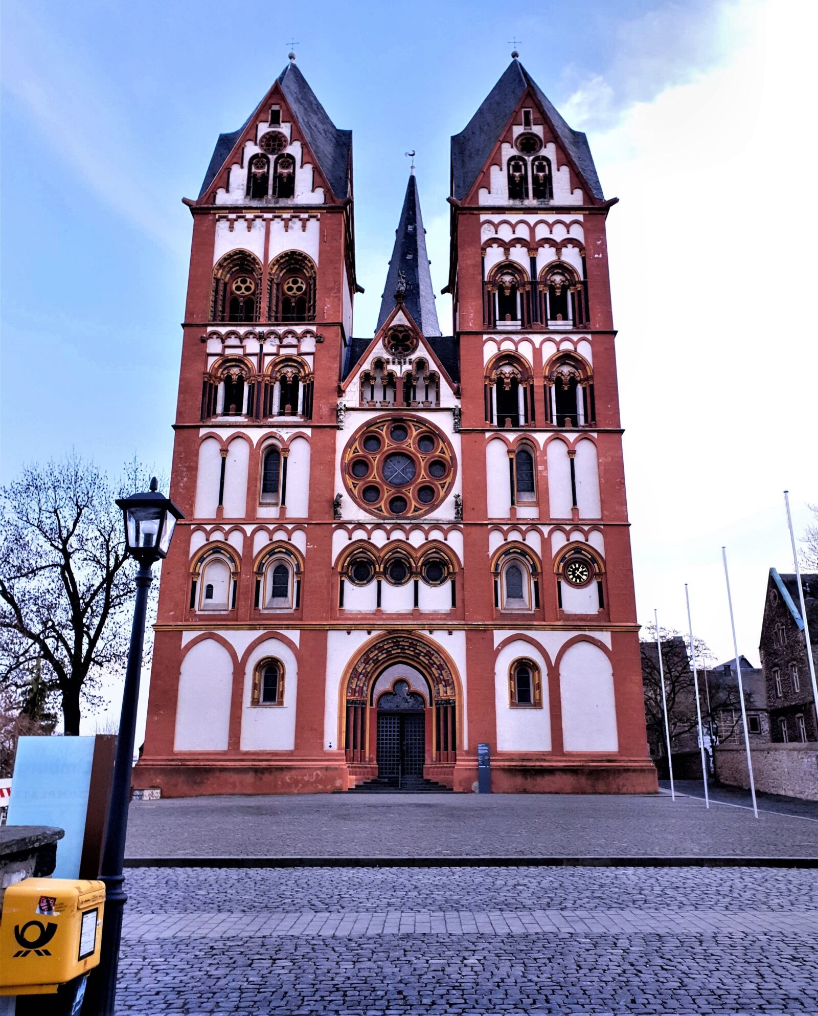 Samsung Galaxy S9 sample photo. Limburger dom, gothic architecture photography