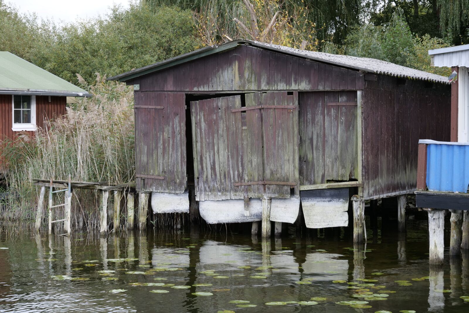Panasonic Lumix DC-G9 sample photo. Boat house, building, architecture photography