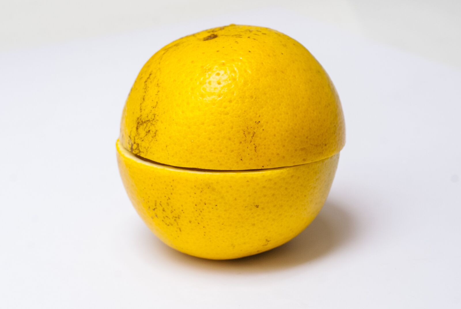 Nikon D60 sample photo. Orange split, fruit, fresh photography