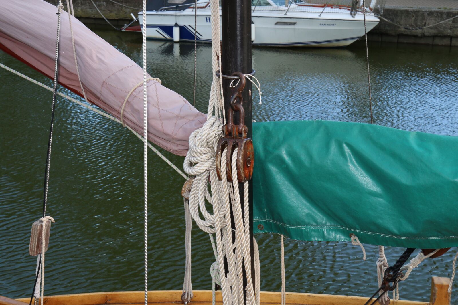 Canon EOS 70D + Canon EF 16-35mm F4L IS USM sample photo. Dew, boat, waters photography