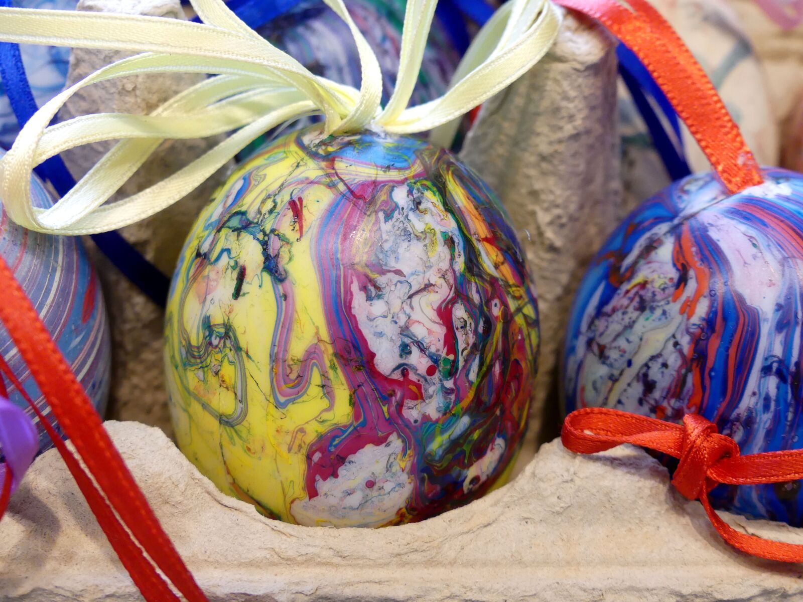 Panasonic Lumix DMC-FZ300 sample photo. Egg carton, easter egg photography