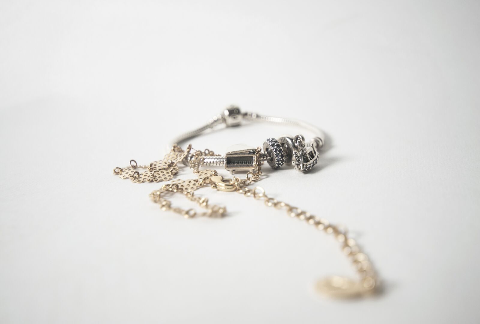 Nikon D90 sample photo. Silver, jewellery, gold photography