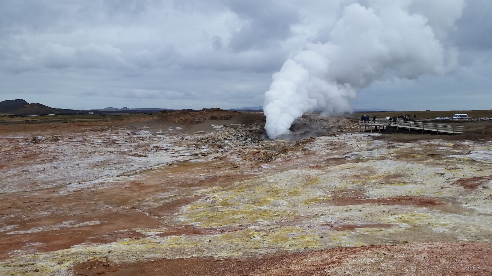 Samsung Galaxy S5 sample photo. Iceland, hot source, steam photography