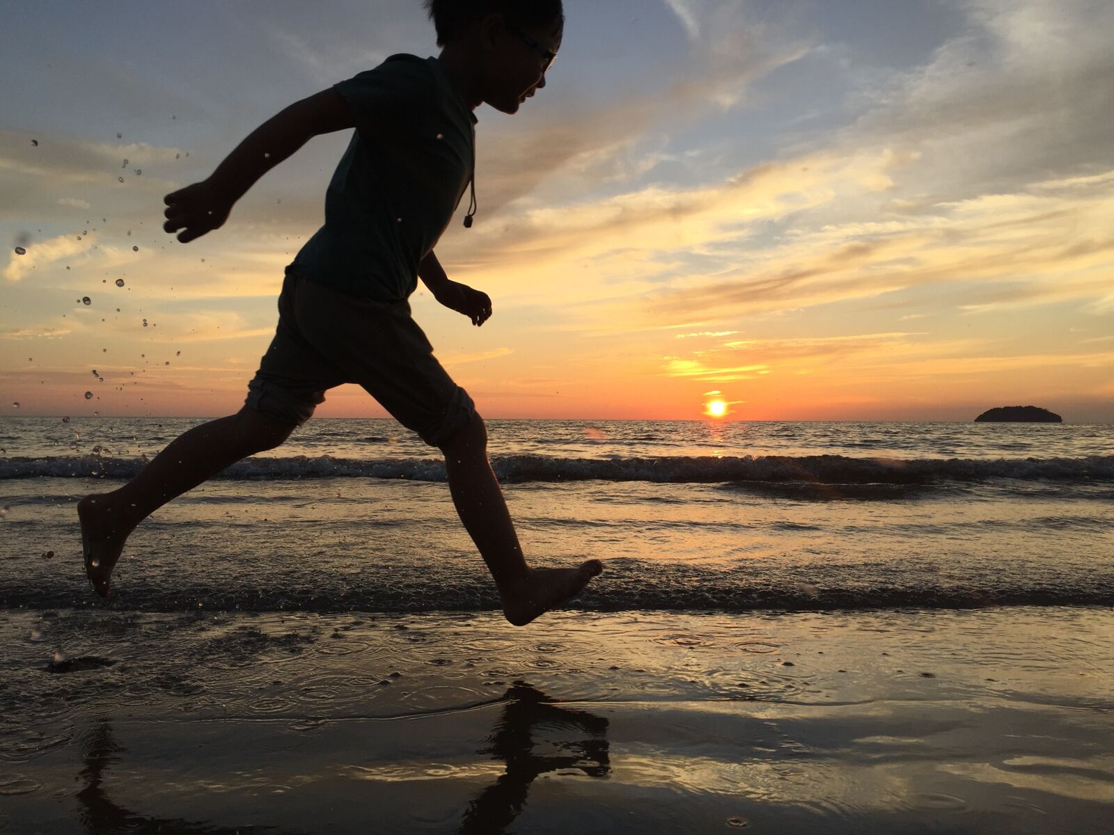 Apple iPhone 6 sample photo. Sunset, run, youth photography