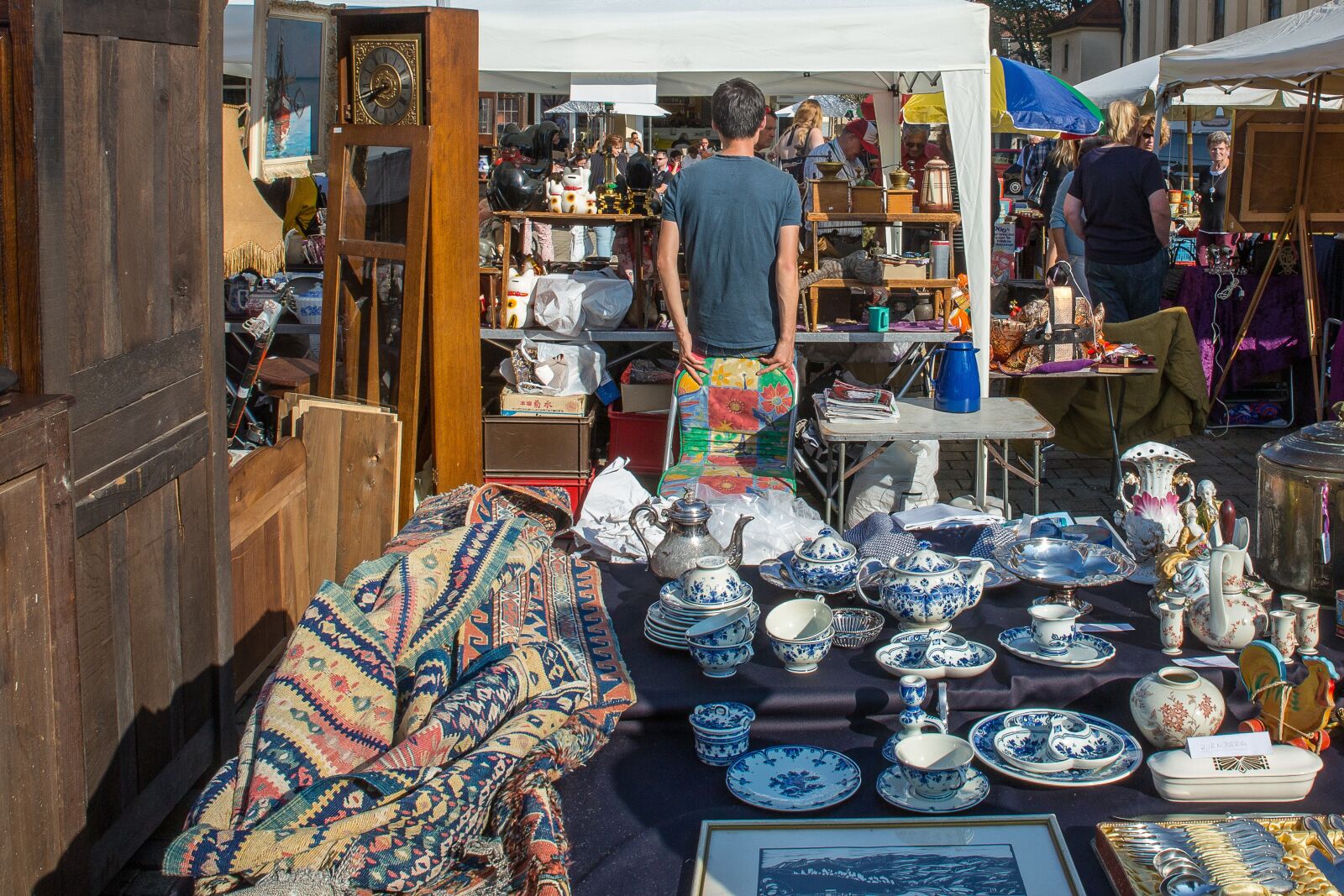 Canon EOS 5D Mark III sample photo. Flea market, junk, antiques photography