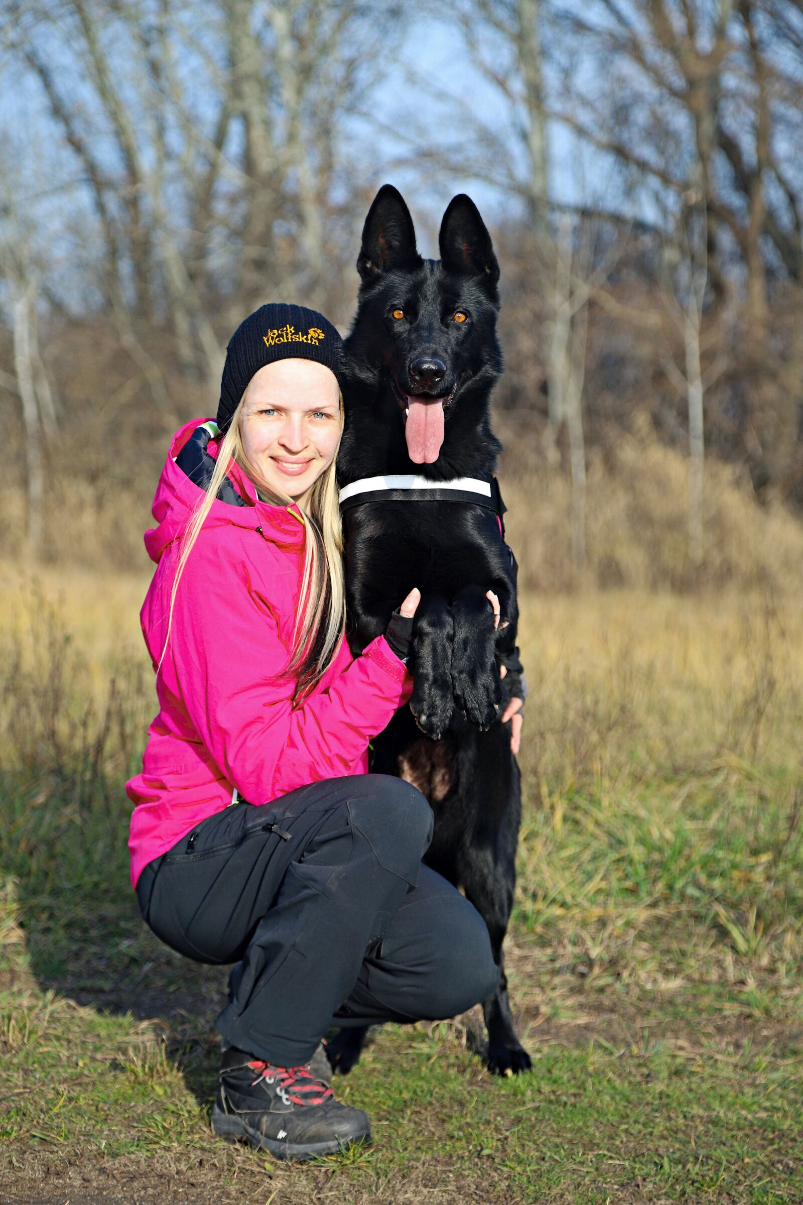 Canon EOS 6D Mark II sample photo. Friendship, black dog, german photography