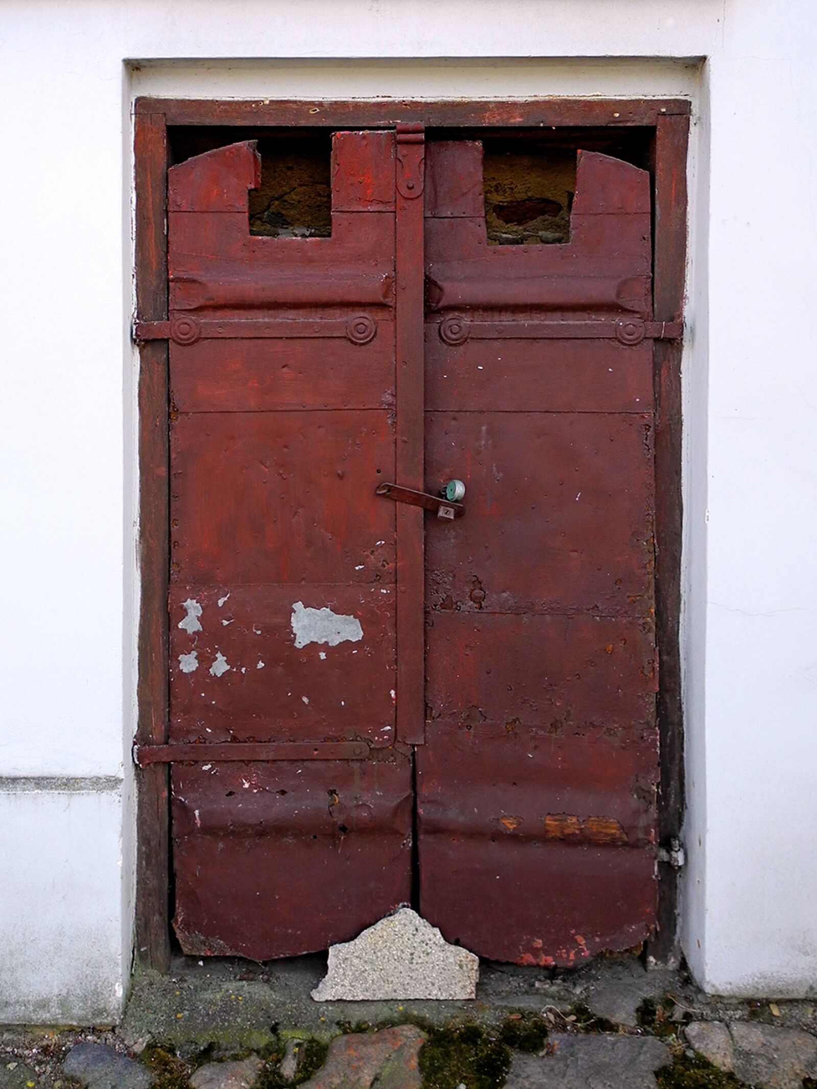 Nikon Coolpix P7000 sample photo. Door, old, entrance photography