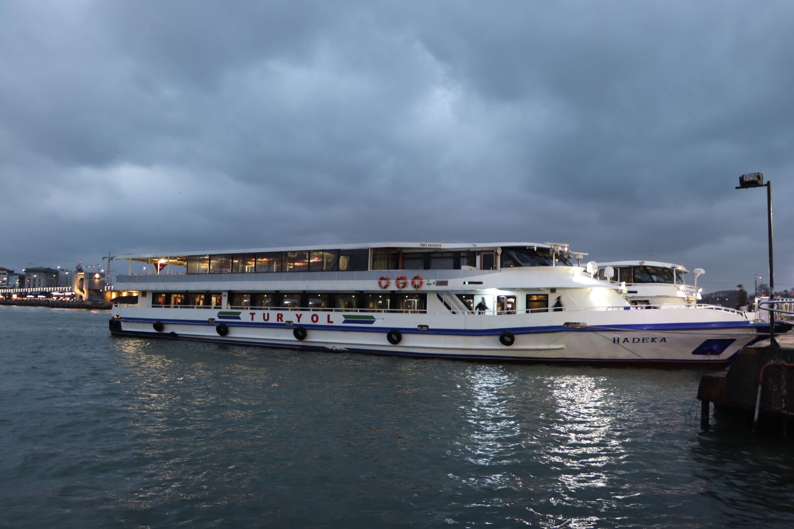 Canon EOS 77D (EOS 9000D / EOS 770D) sample photo. Clouds, cloud, ship photography