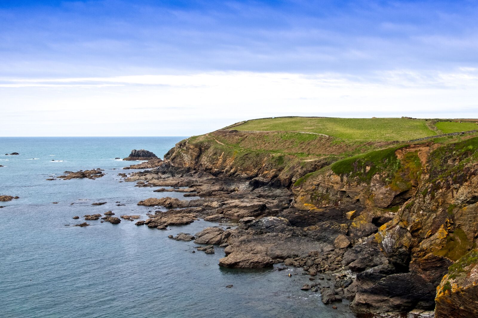 Olympus E-520 (EVOLT E-520) + OLYMPUS 11-22mm Lens sample photo. Landscape, coast, rock photography