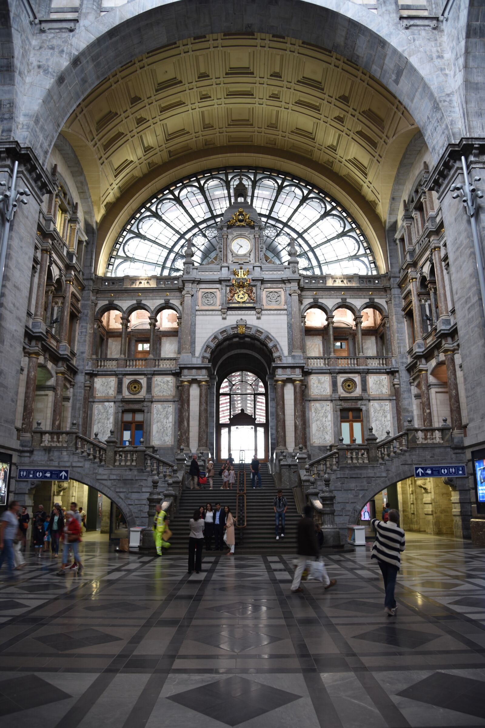 Nikon D810 sample photo. Antwerp, railway station, central photography