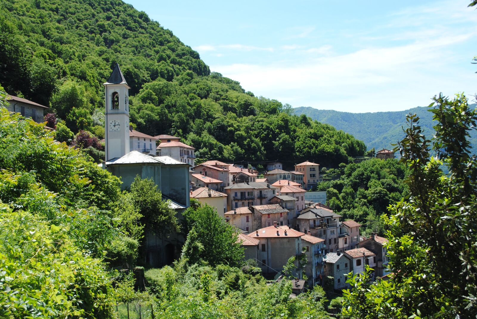 Nikon D3000 sample photo. Link, lake como, careno photography