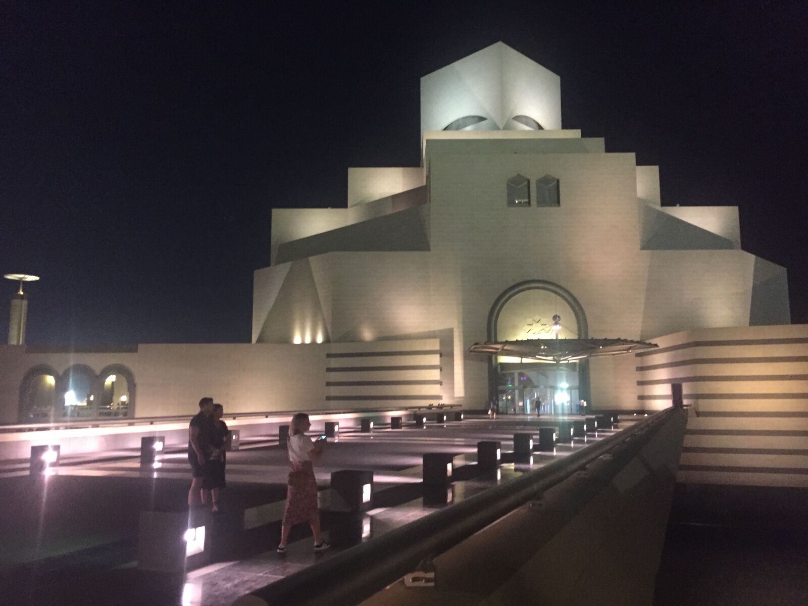 iPhone 6 back camera 4.15mm f/2.2 sample photo. Museum of islamic art photography