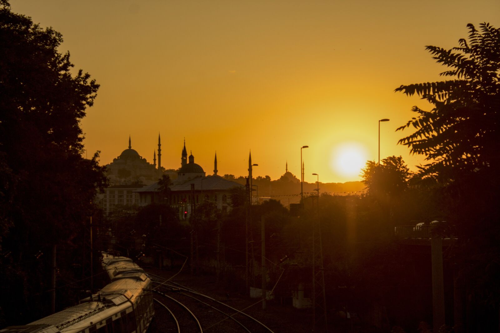 Canon EOS 1300D (EOS Rebel T6 / EOS Kiss X80) sample photo. Istanbul, süleymaniye, sunset photography