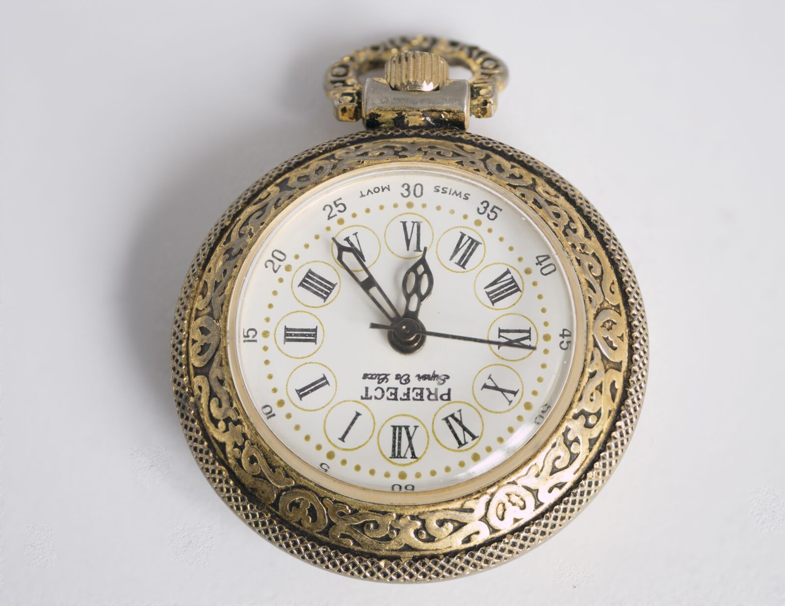 Panasonic Lumix G Macro 30mm F2.8 ASPH Mega OIS sample photo. Clock, wrist watch, antique photography