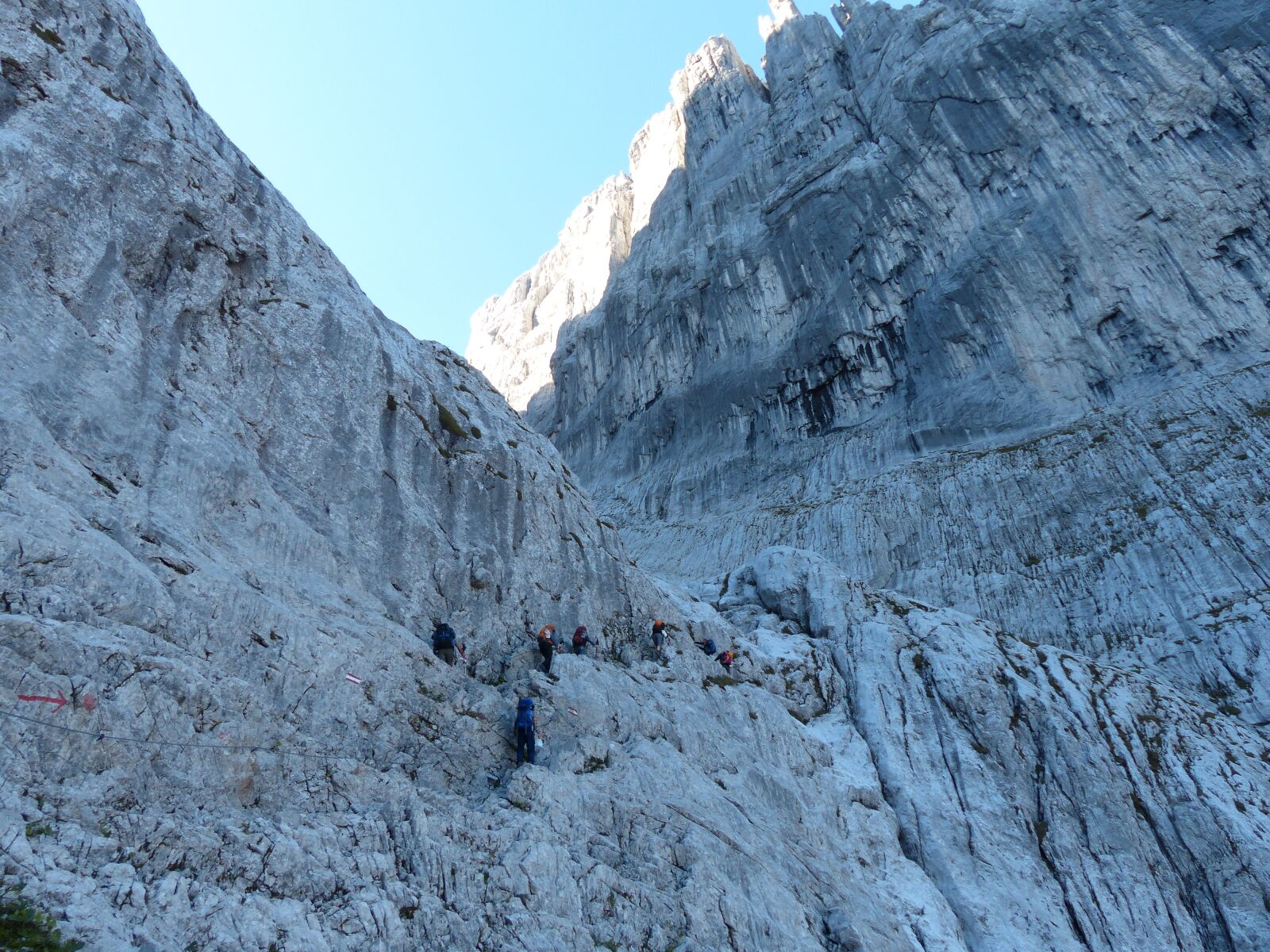 Panasonic Lumix DMC-FZ200 sample photo. Mountaineer, stone gutter, powerful photography