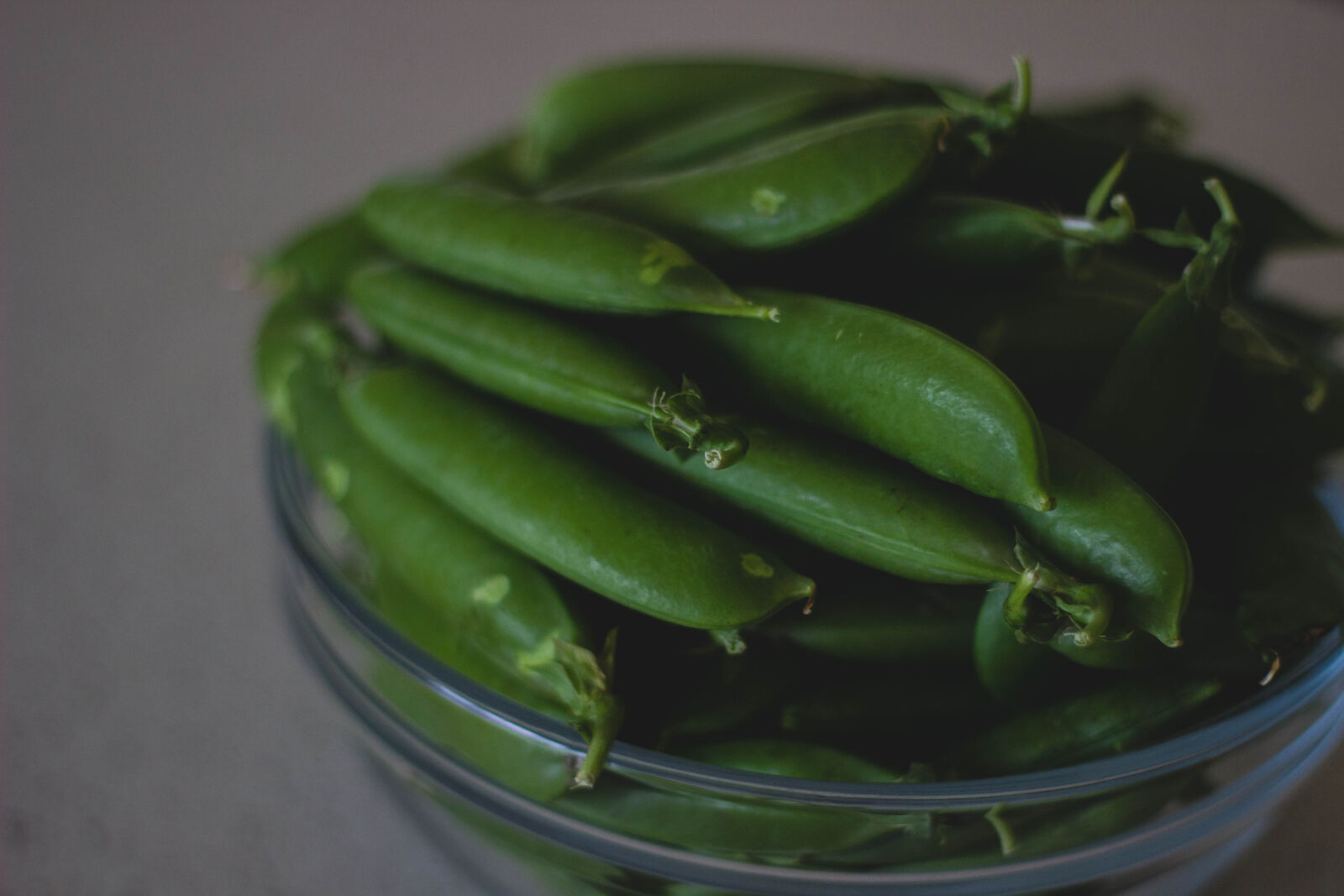 Canon EOS 600D (Rebel EOS T3i / EOS Kiss X5) + Canon EF 50mm F1.8 II sample photo. Beans, bowl, close, up photography