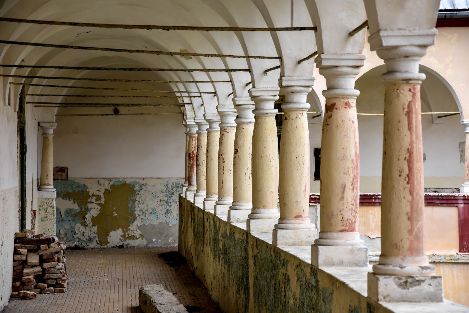 Nikon D3400 sample photo. Urban exploration, urbex, castle photography