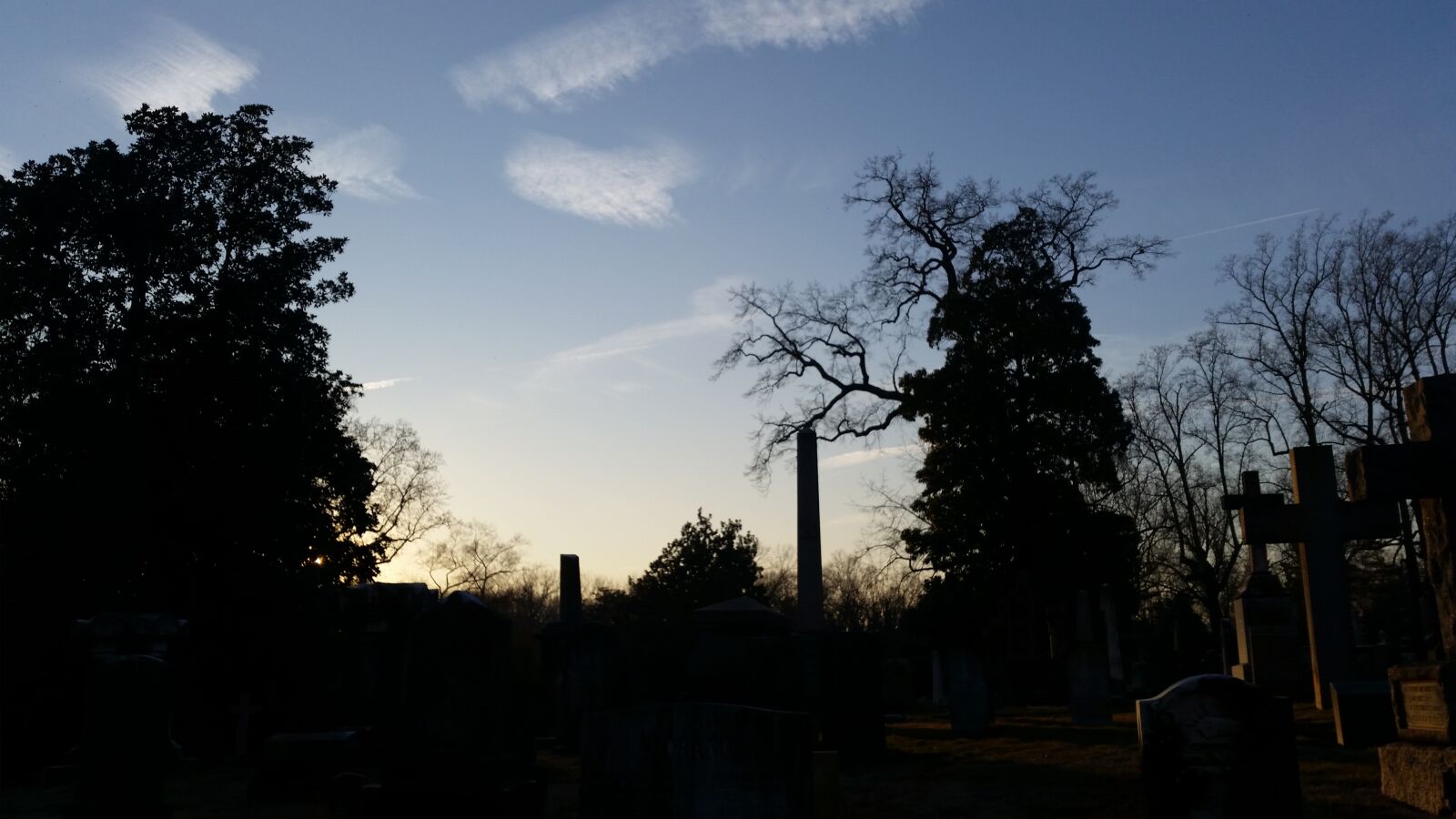 Samsung Galaxy S5 sample photo. Cemetery, sun, light photography