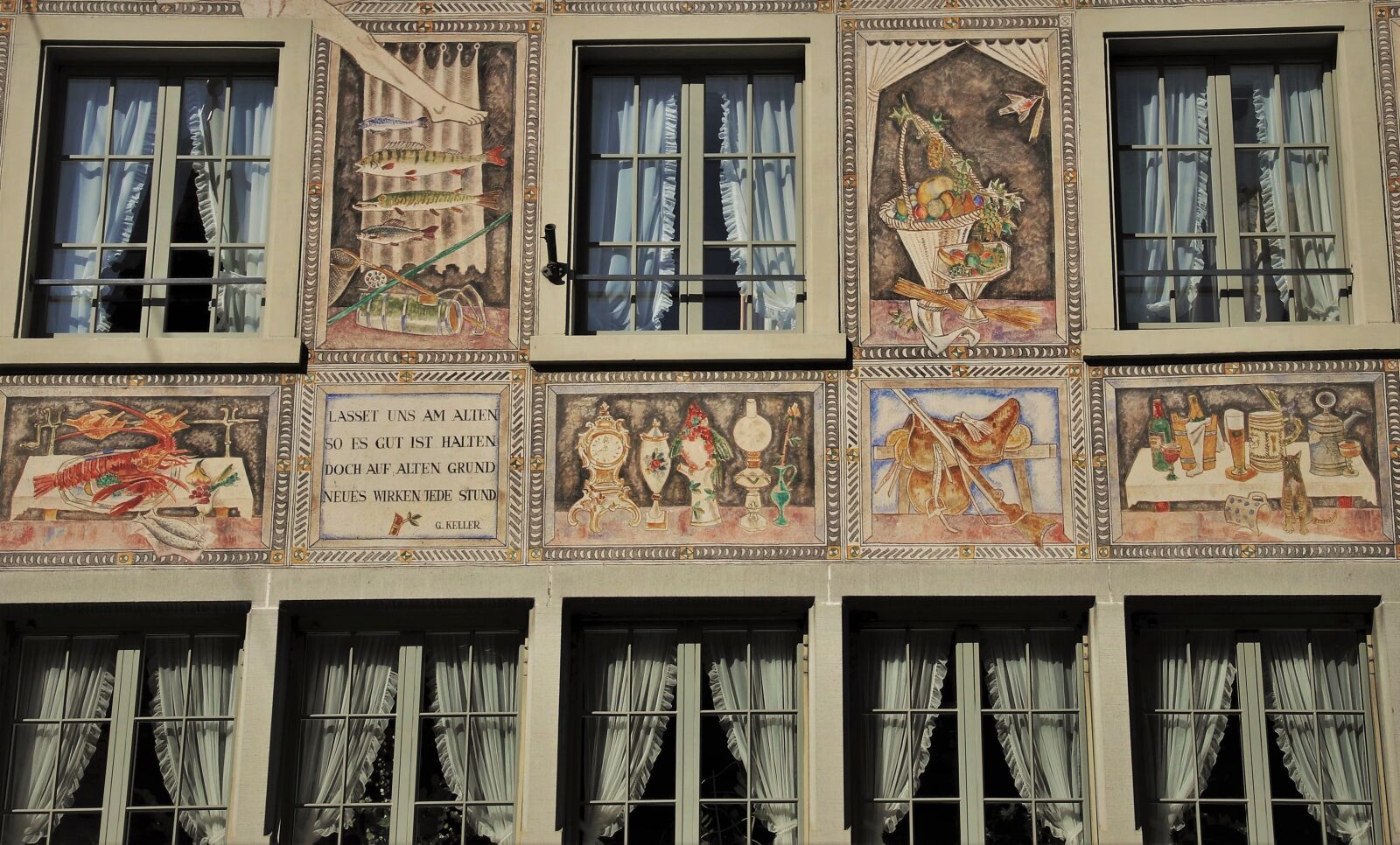 Canon EOS 80D sample photo. Facade, old windows, building photography