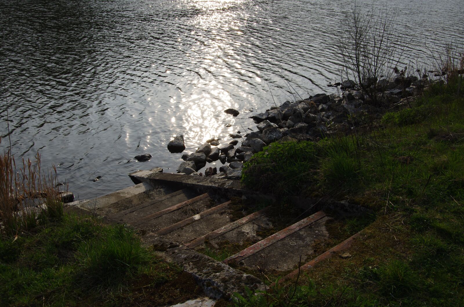 Pentax K-5 sample photo. Belgium, water, shore photography