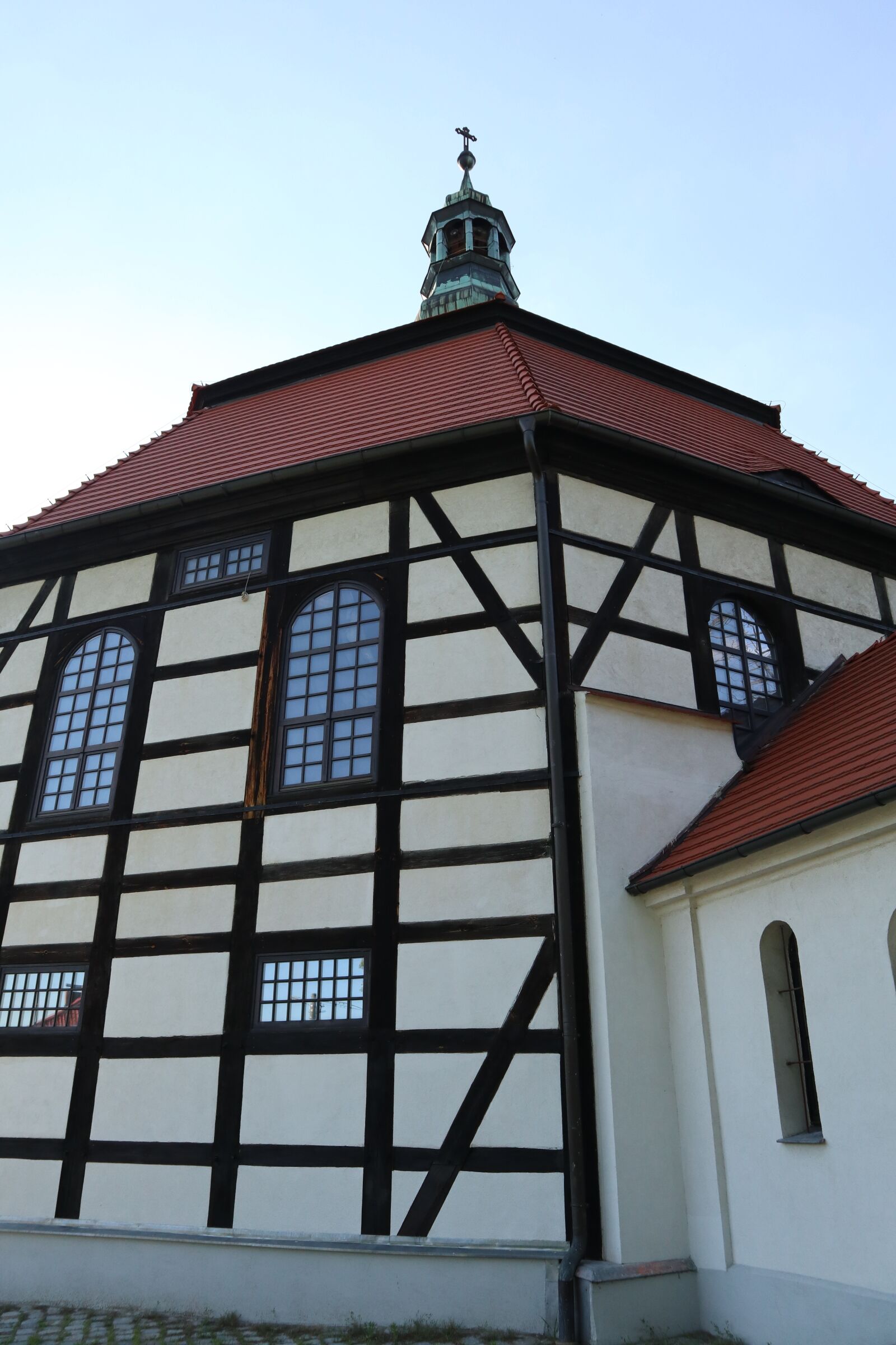 Canon EF-M 15-45mm F3.5-6.3 IS STM sample photo. Church, catholic, architecture photography