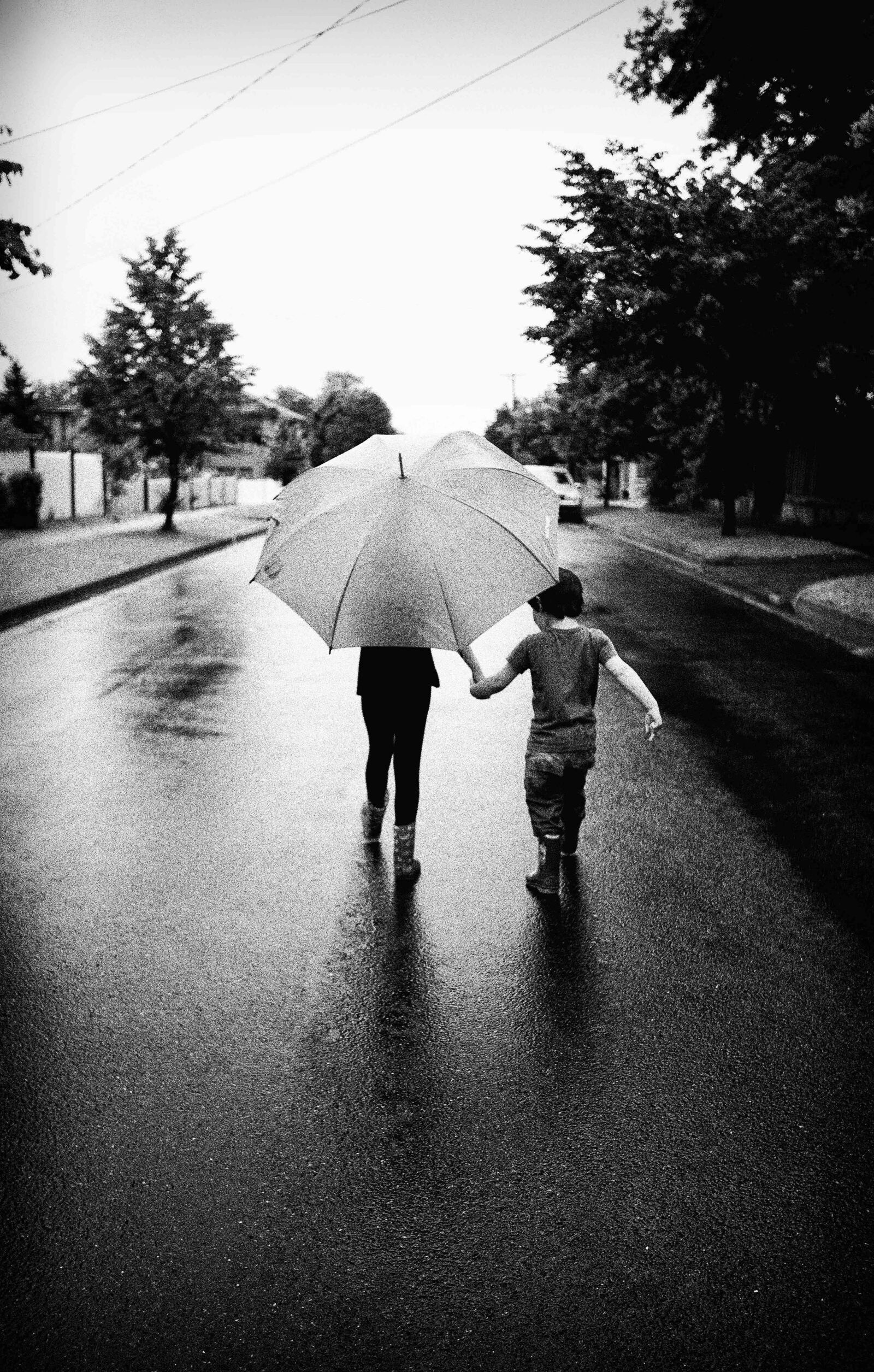 Canon EOS 5D Mark II sample photo. Umbrella, rain, walking photography