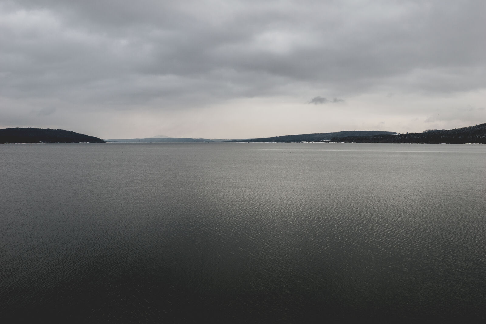 24-70mm F2.8-2.8 SSM sample photo. Cloudy, sky, lake, water photography