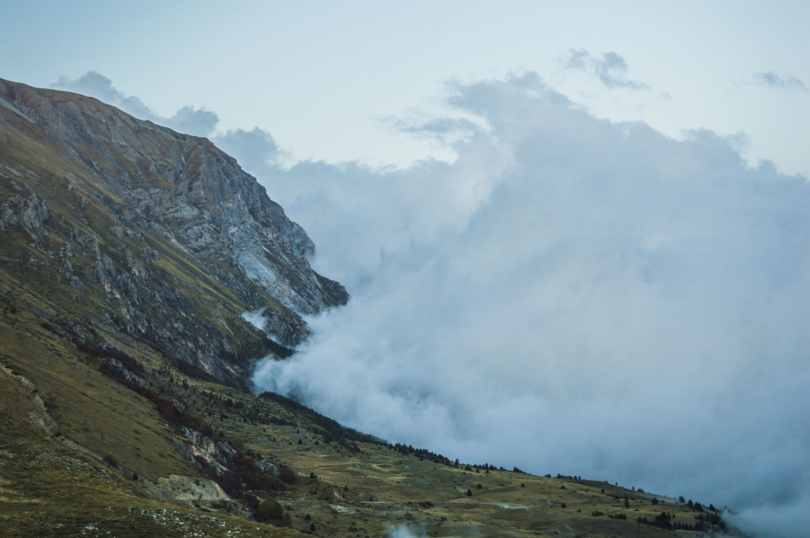 Nikon D3200 sample photo. Cloudscape, fog, italy, landcape photography