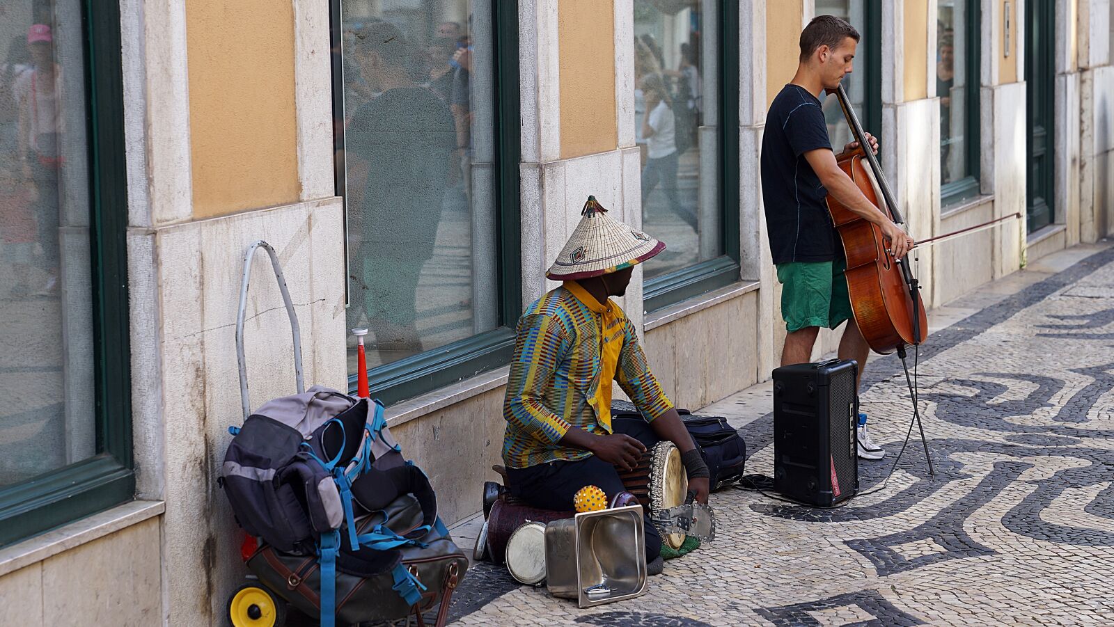 Sony a7R II + Sony FE 24-70mm F2.8 GM sample photo. Street, performers, lisbon photography