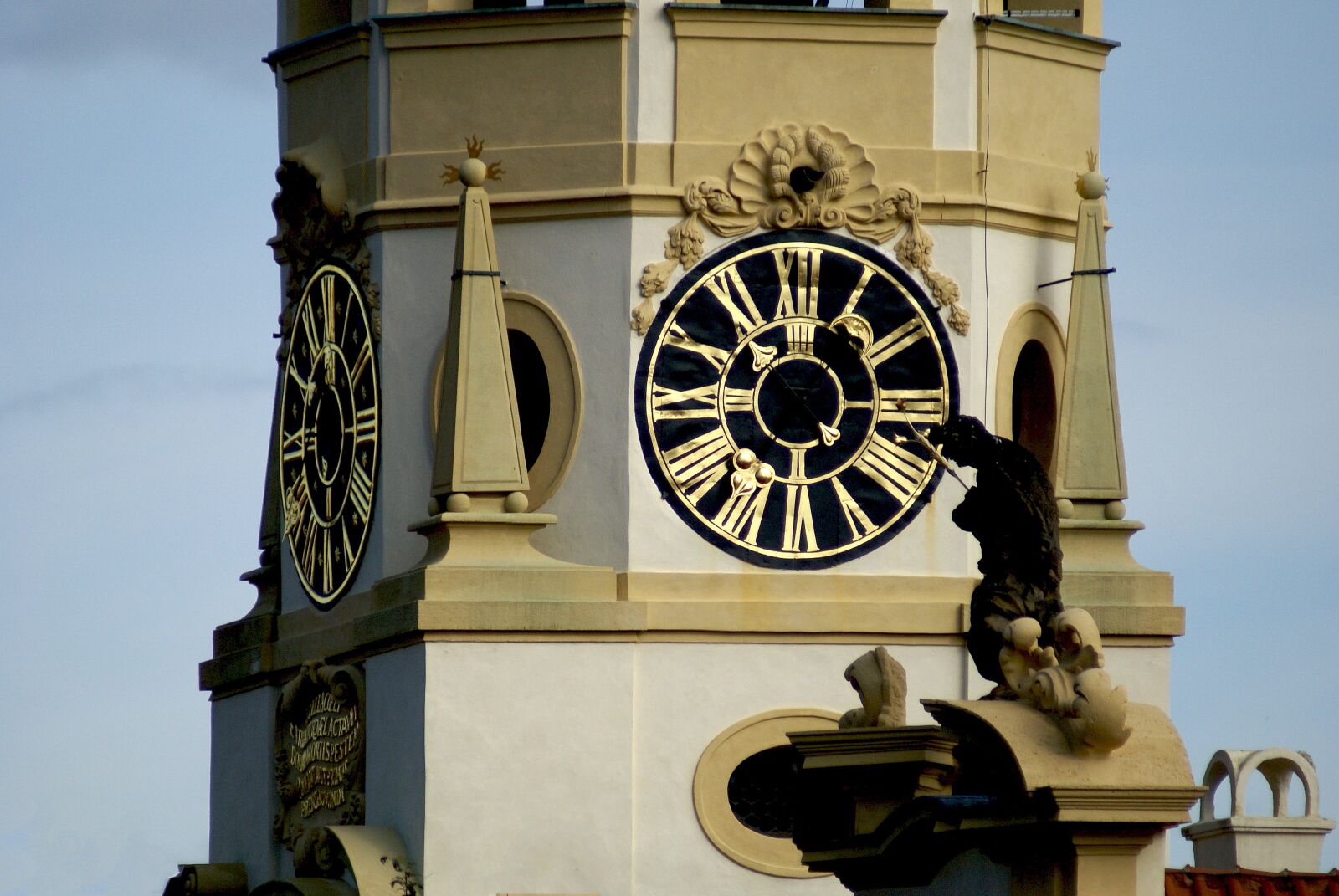 Sony Alpha DSLR-A100 sample photo. Clock, the town hall photography