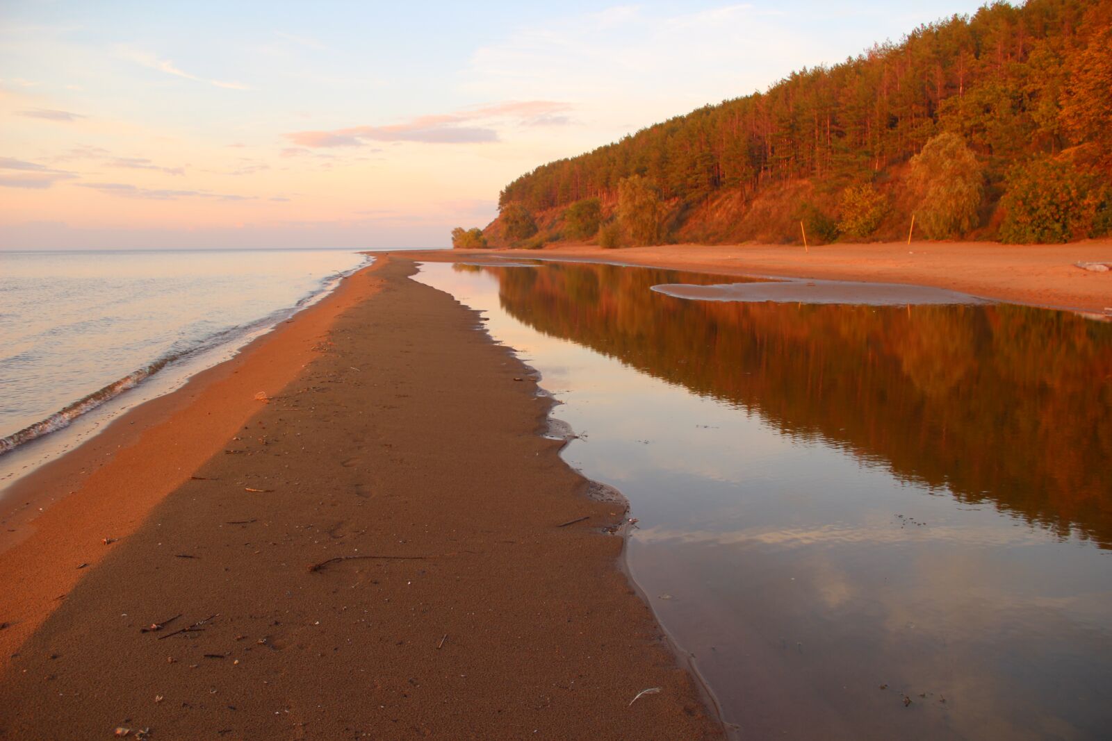 Canon EF-S 18-135mm F3.5-5.6 IS sample photo. Beach, sunset, reflection photography