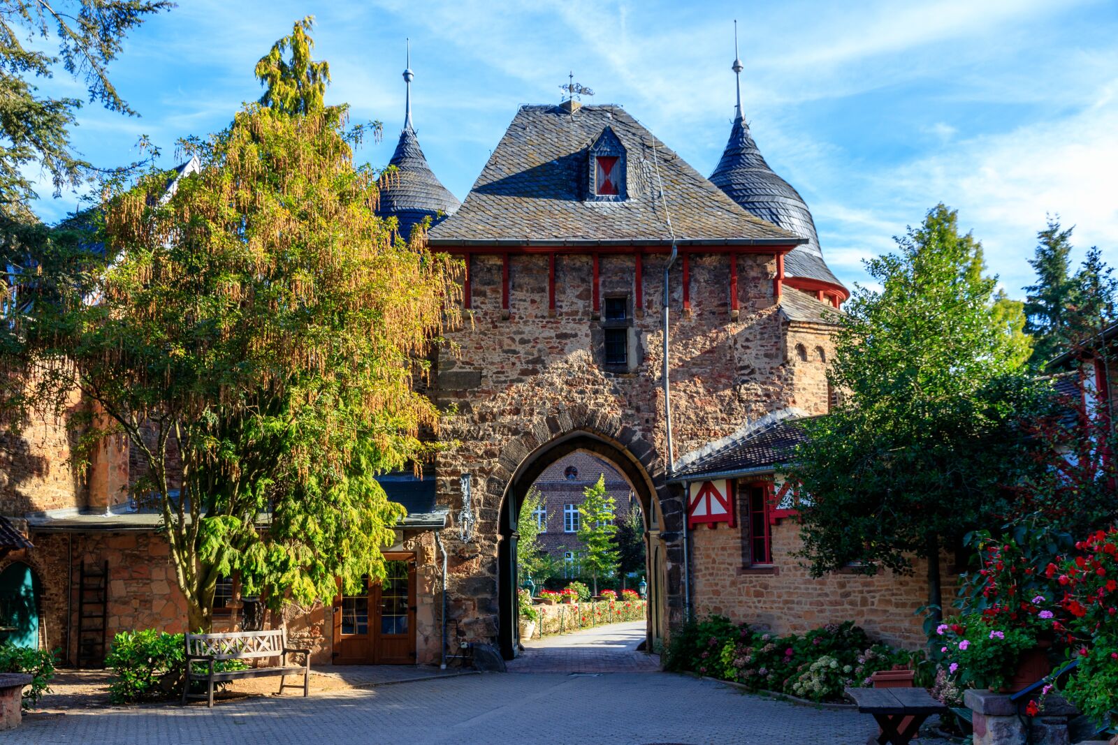 Canon EOS 80D sample photo. Castle, satzvey, burg satzvey photography