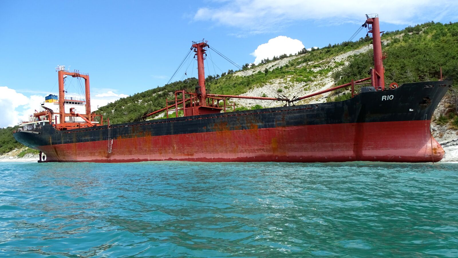 Sony DSC-HX400 sample photo. Dry-cargo ship, shoal, sea photography