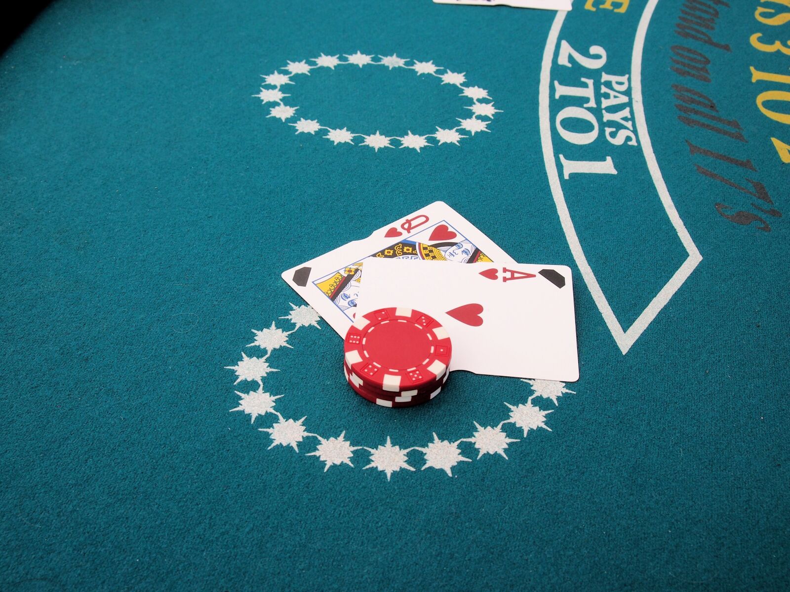 Olympus PEN E-PM1 sample photo. Blackjack, casino, cards photography