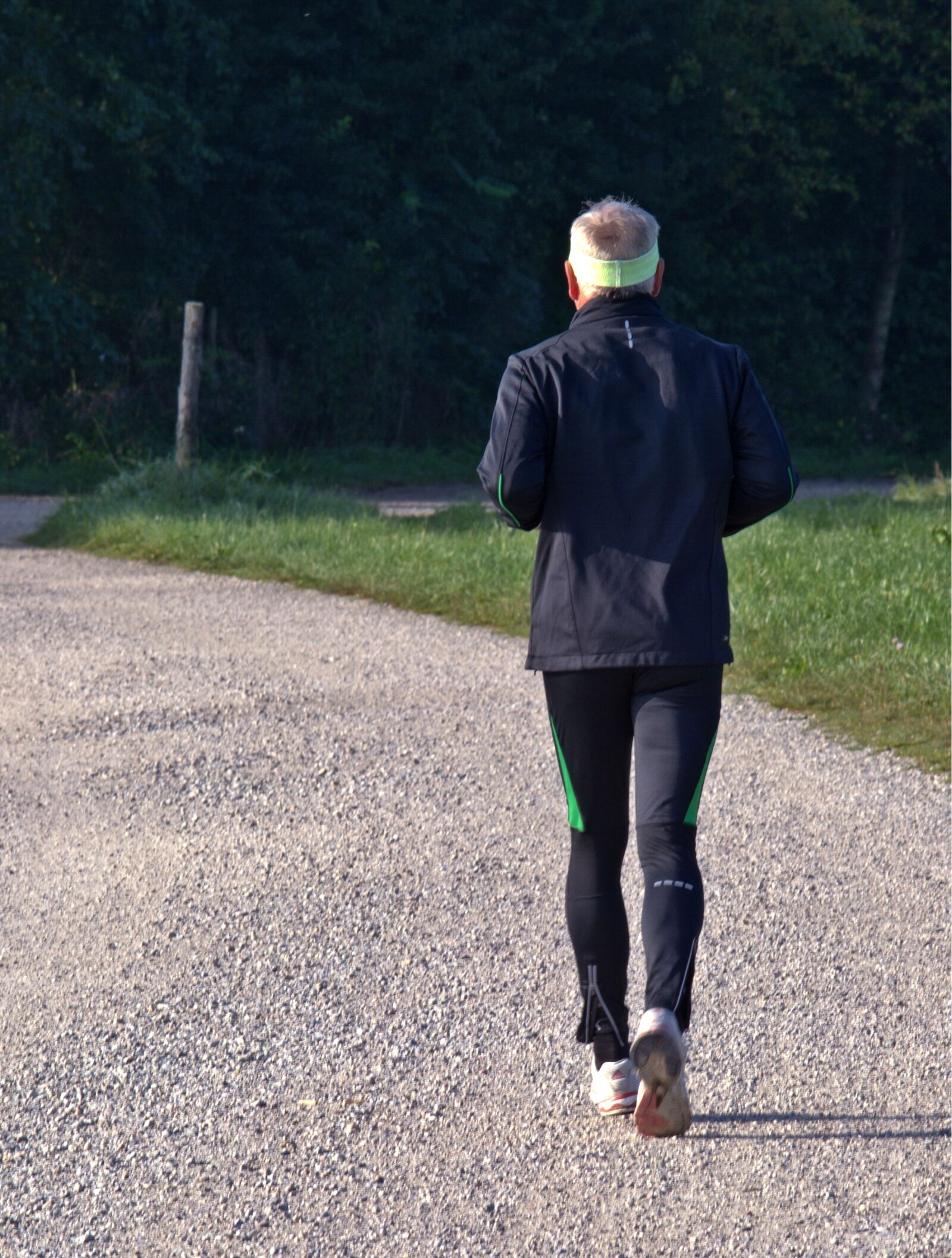 55.0-200.0mm f/4.0-f/5.6 sample photo. Jogger, run, leisure photography