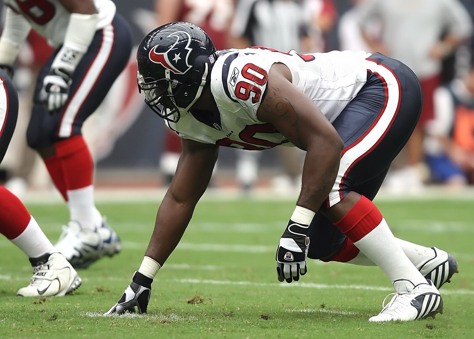 Canon EOS 20D sample photo. Football, professional, defensive end photography