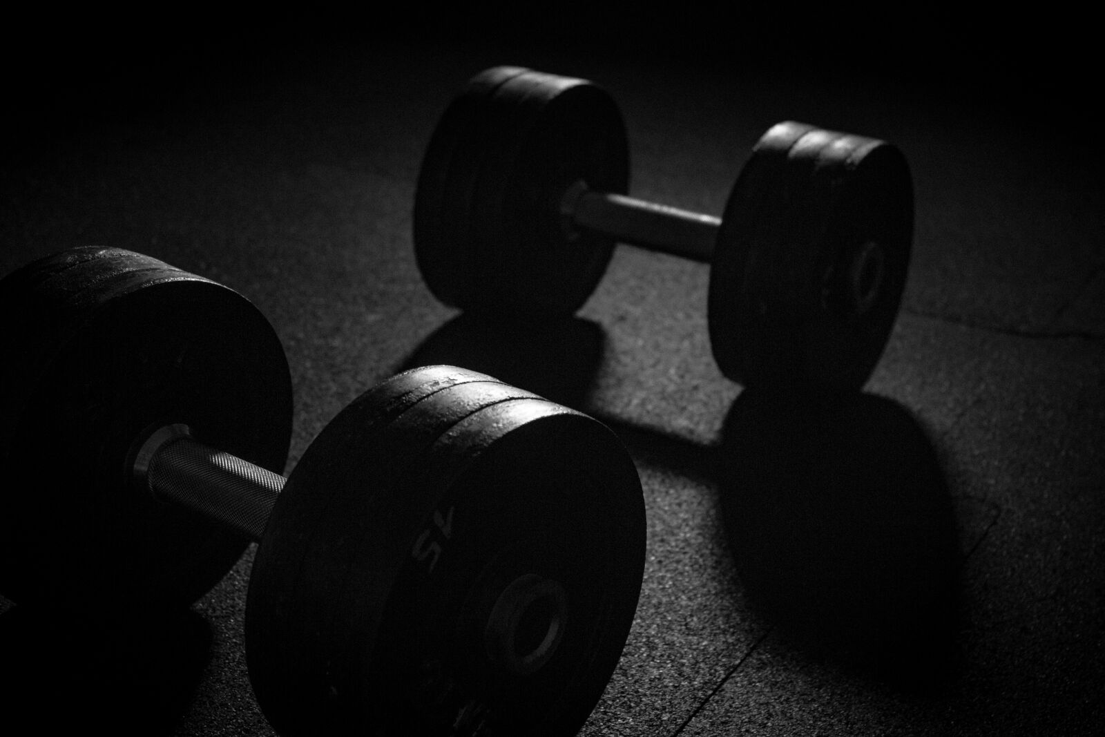 Canon EOS 600D (Rebel EOS T3i / EOS Kiss X5) sample photo. Dumbbell, sport, weights photography