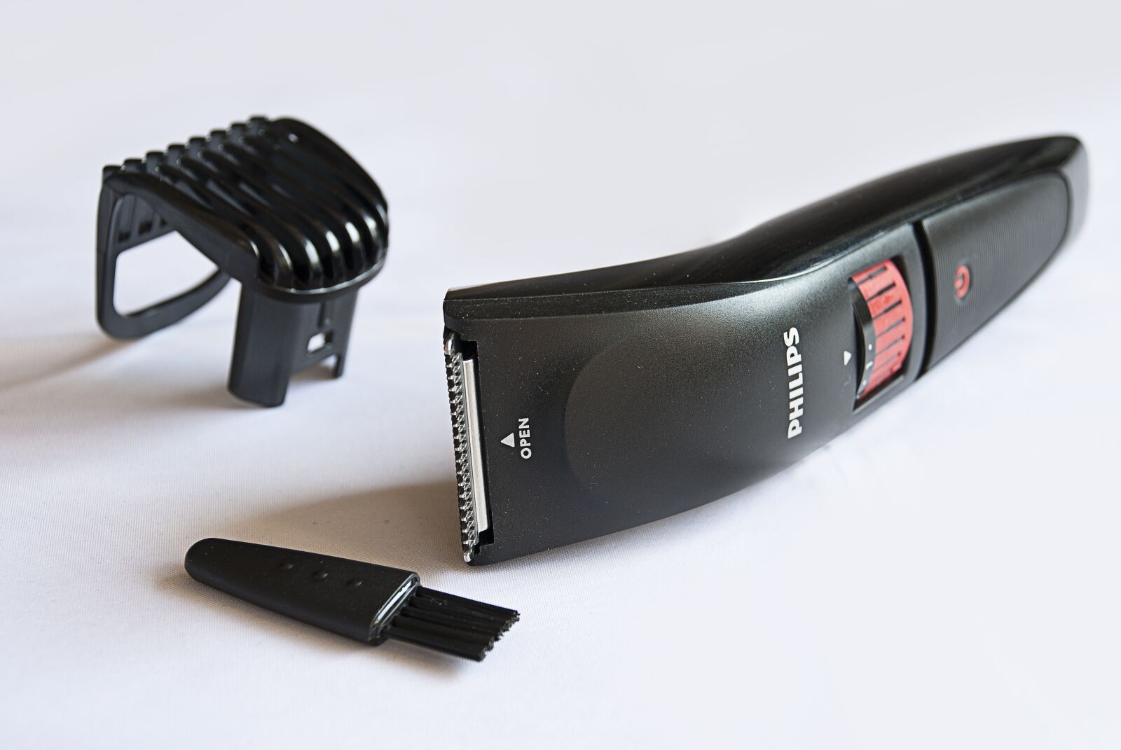 Nikon D60 sample photo. Electronics, shaver, hair dressing photography