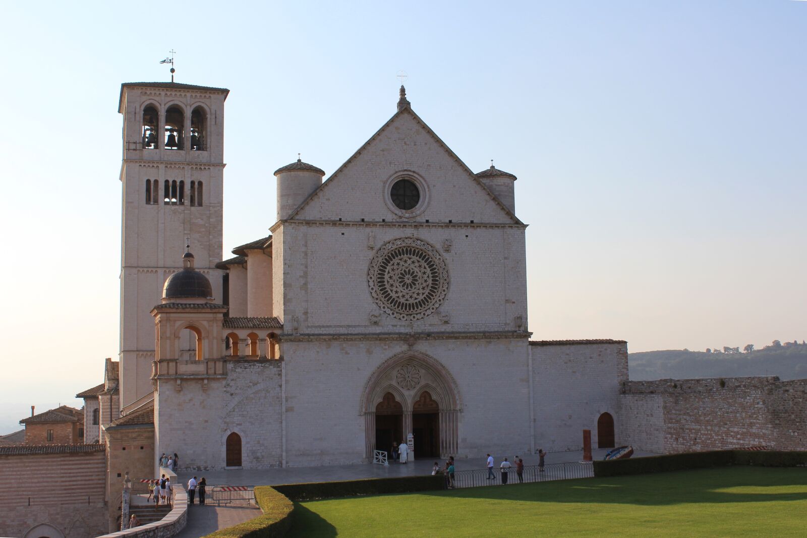 Canon EOS 1200D (EOS Rebel T5 / EOS Kiss X70 / EOS Hi) sample photo. Assisi, basilica, st francis photography