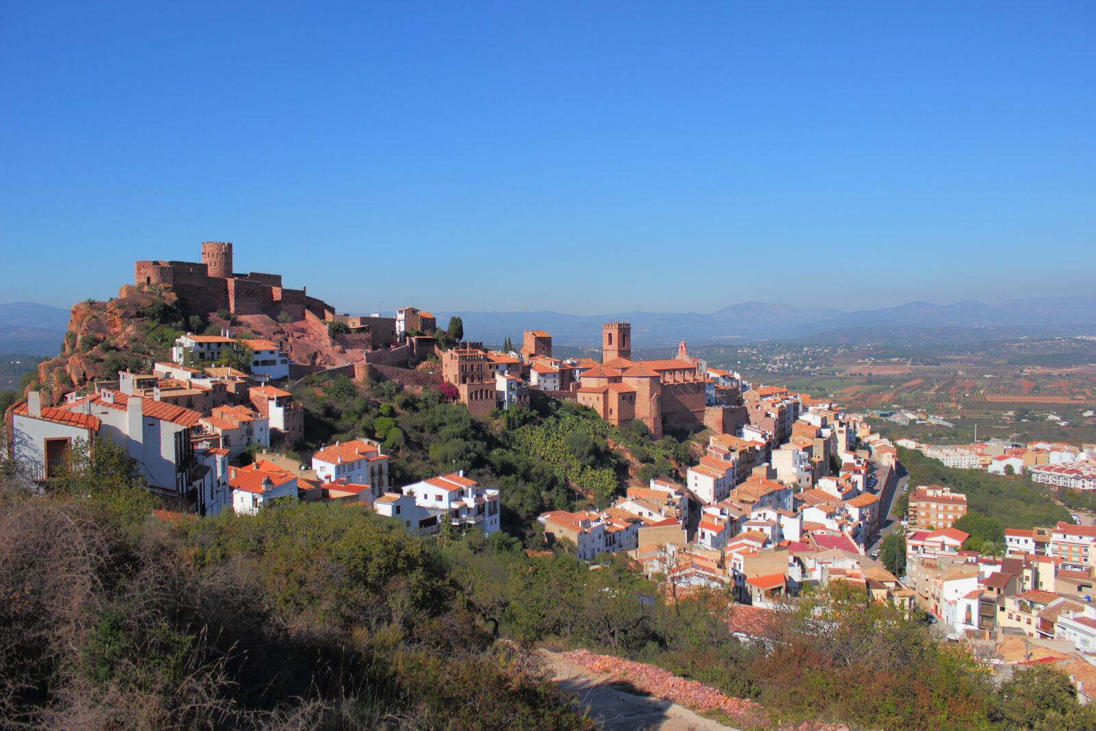 Canon EOS 600D (Rebel EOS T3i / EOS Kiss X5) sample photo. Vilafamés, castle, landscape photography