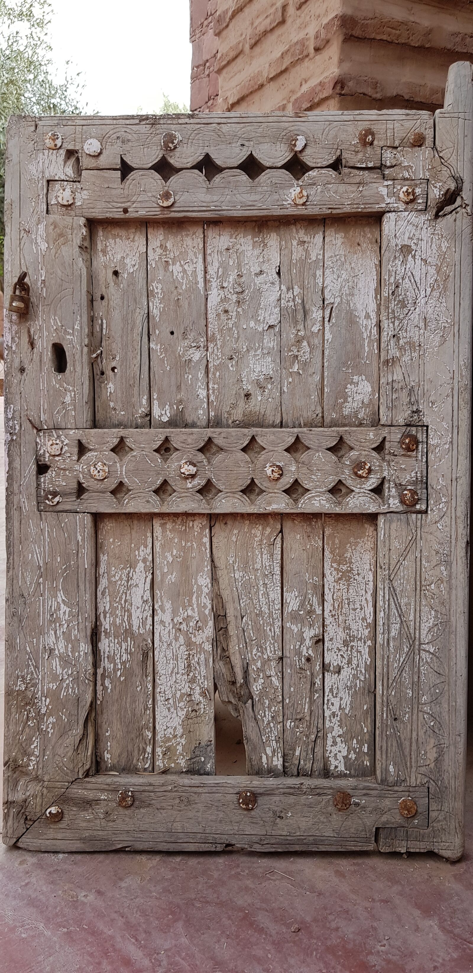 Samsung Galaxy S8 sample photo. Door, former, wood photography