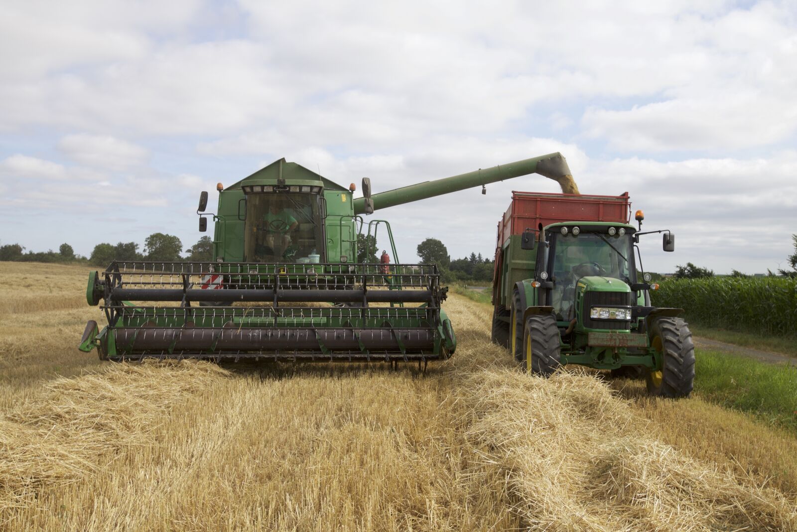 Canon EOS 5D Mark II sample photo. Agro-industry, field, harvest photography