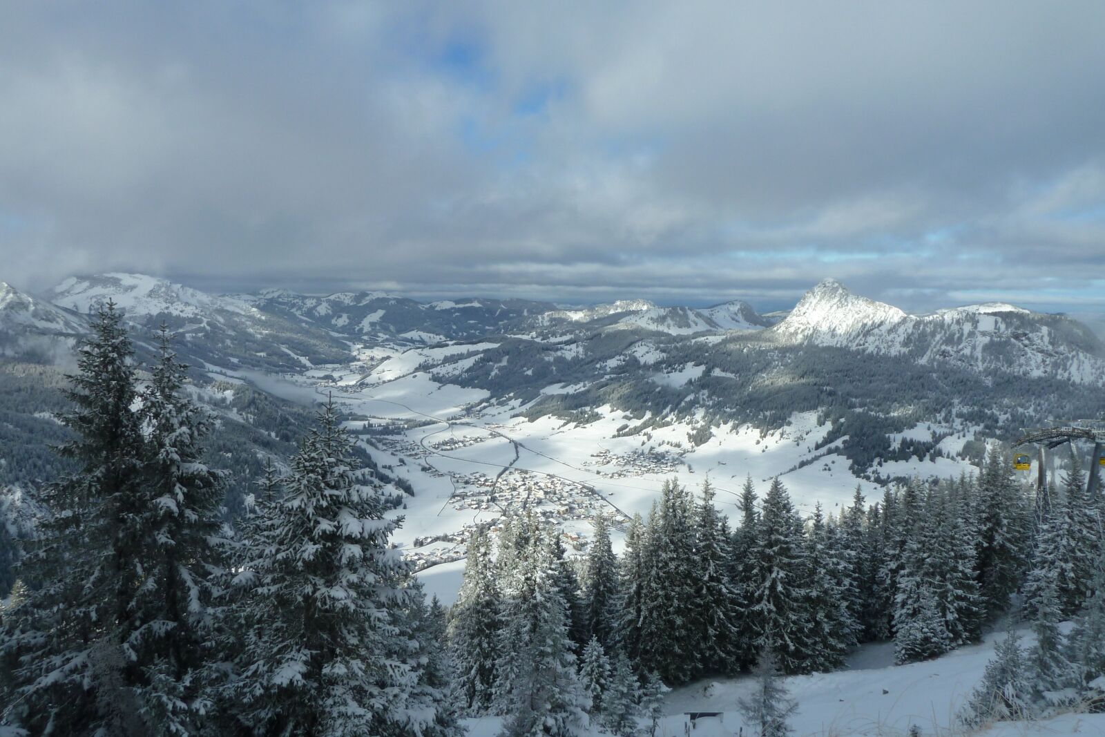 Panasonic Lumix DMC-ZS7 (Lumix DMC-TZ10) sample photo. Tannheim, landscape, mountains photography